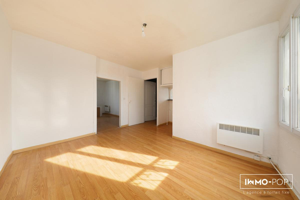 Immeuble de 340m² en R+3 + jardin située à Clermont