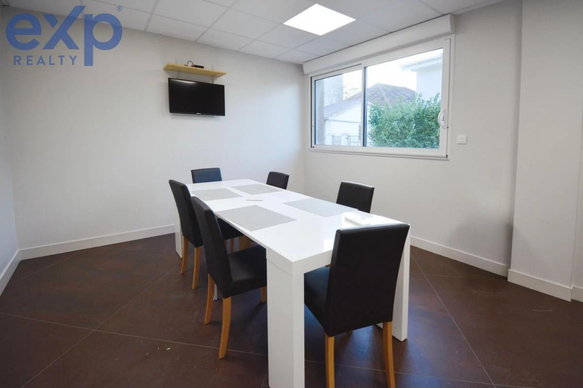 33670 - Immeuble Commercial d'Exception - Quartier Privilégié