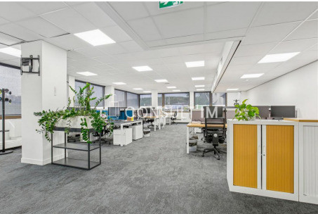 Aux bureaux de la colline, A LOUER, surface de 390 m² en trés bon état