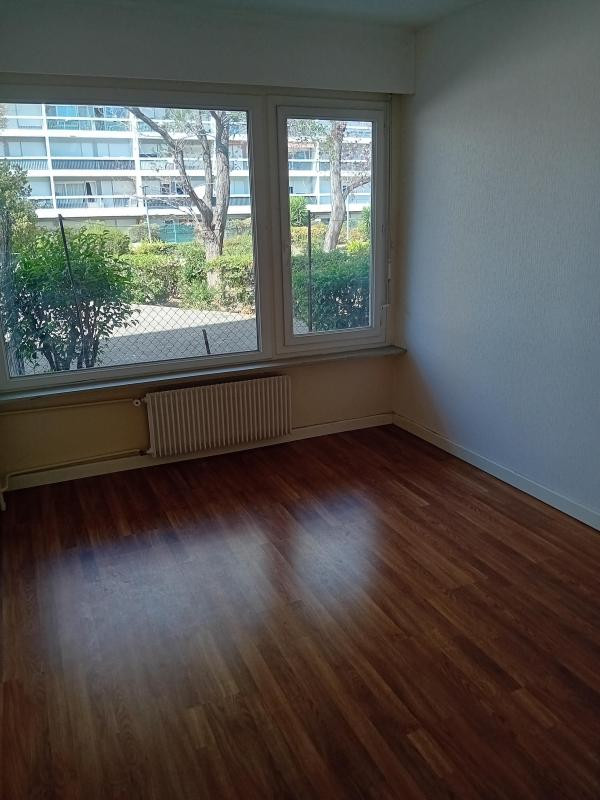 SANS FRAIS - Local Professionnel - Michelet / Prado