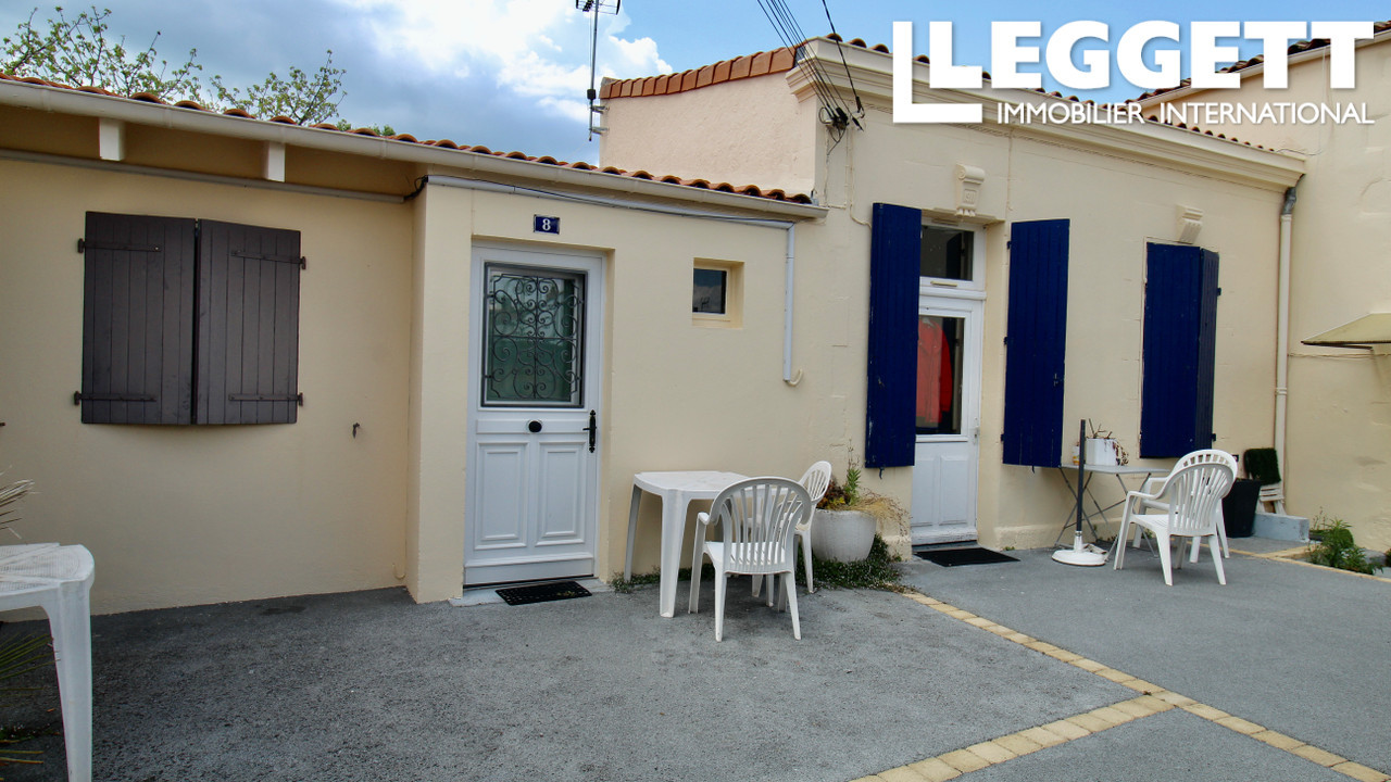 Idéal pour un investisseur à La Rochelle - 2 studios meublés, 2 T1  meublés, et 2 T3 en duplex loués vides