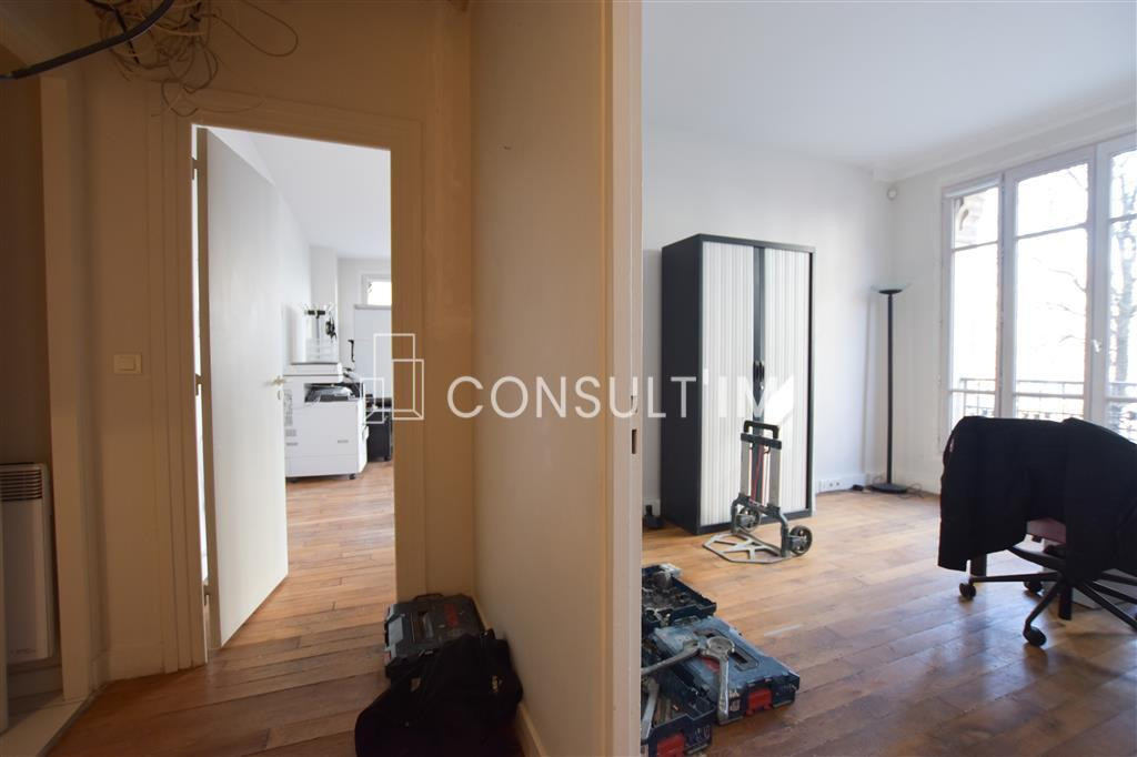 A proximité direct de Châtelet / Les Halles, bureaux à louer sur parquet