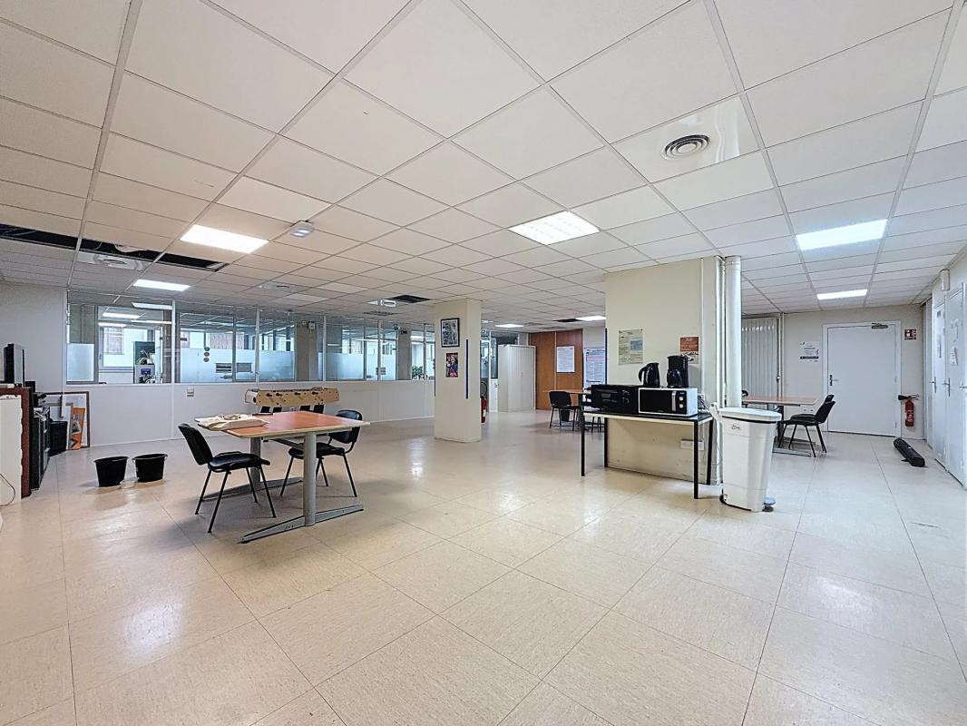 NICE NORD – Murs commerciaux libres 588 m² en RDC + garage 7 véhicules – Accès PMR