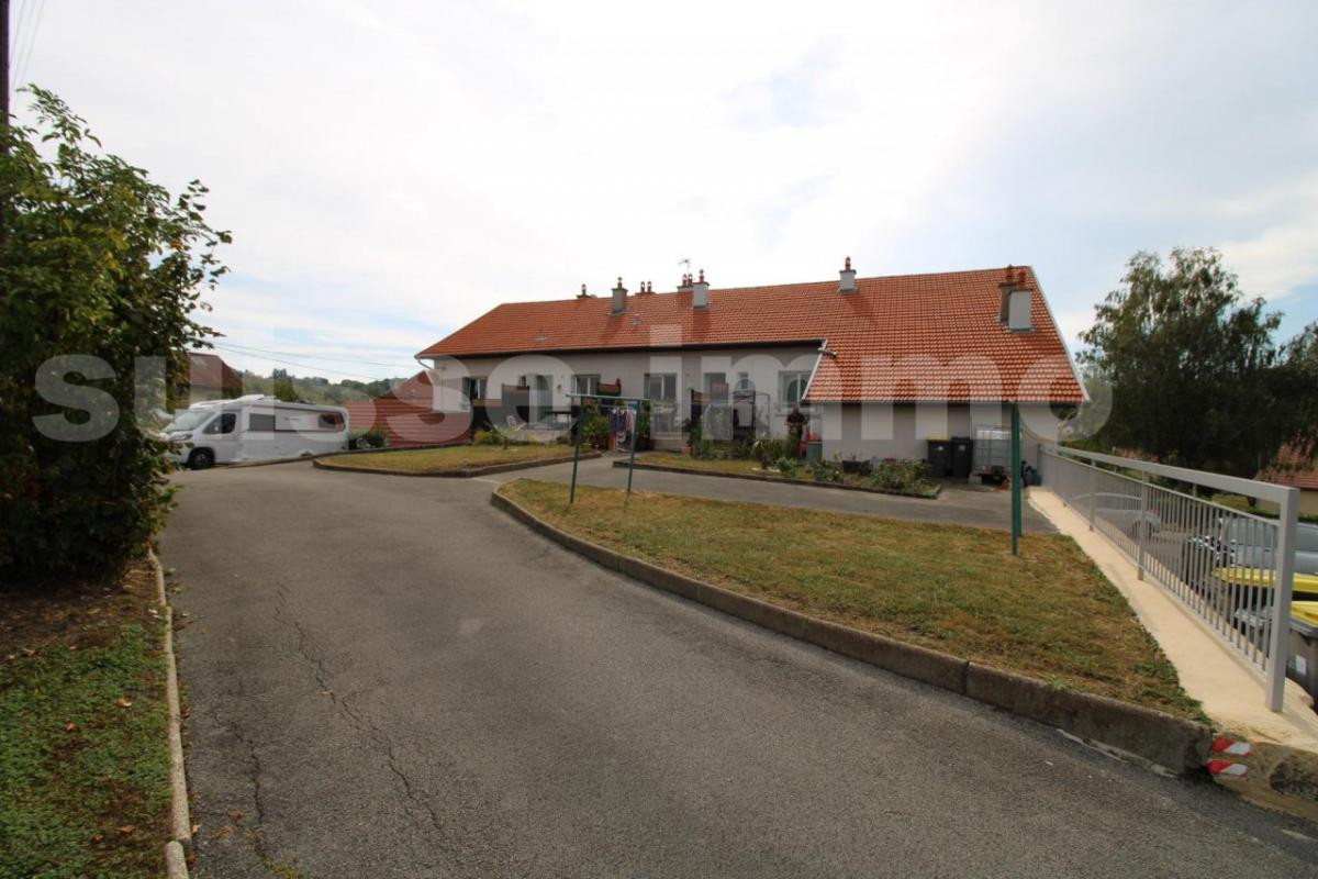 Immeuble - 370.69 m2 - 4 appartements - terrain d'environ 25 ares constructibles