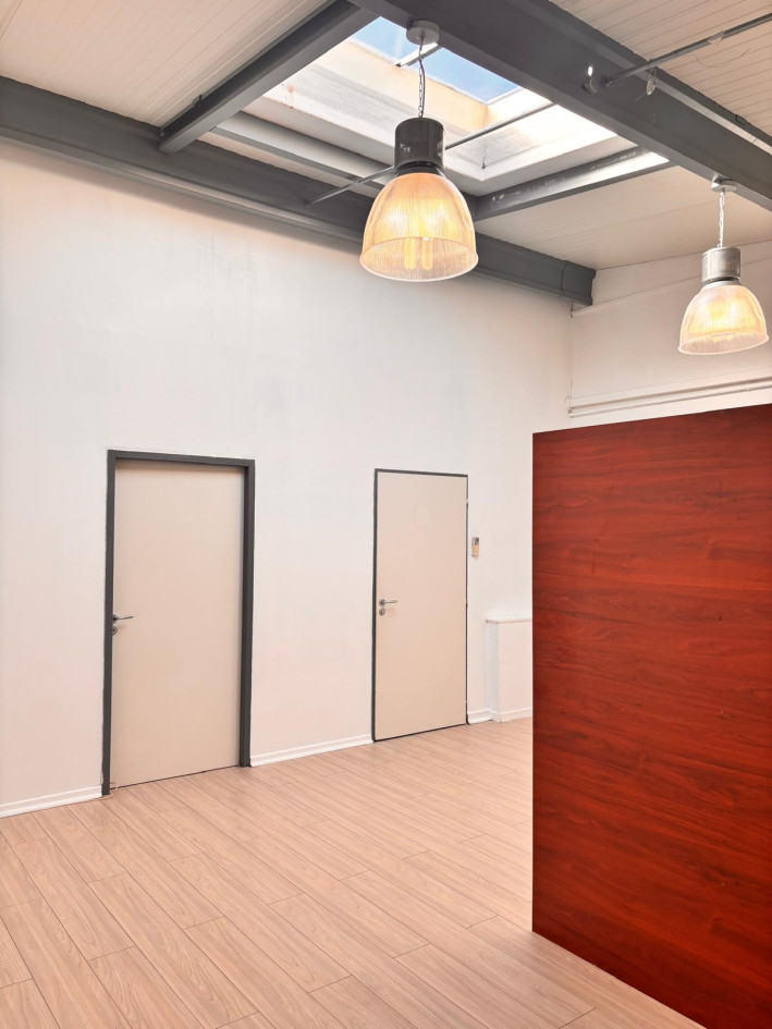 •	Local de 42 m² pour profession médicale