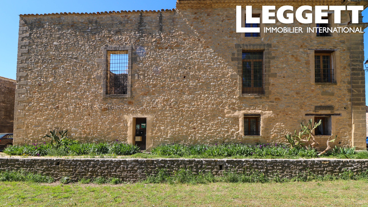 L'ancien temple à rénover dans un charmant village avec commerces à seulement 4 km d'Uzès