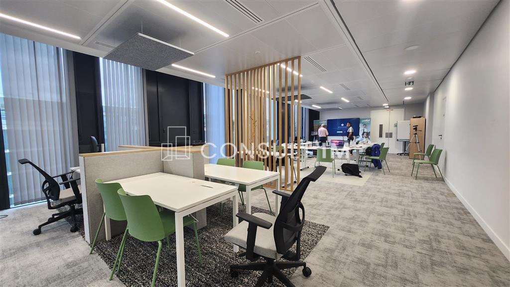 A louer bureaux Plug and Play et en parfait état dans un immeuble avec un rooftop de 400m²