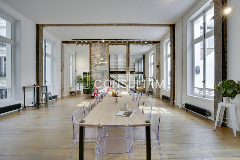 Rue Vieille du Temple - Beaux bureaux atypiques avec très belle hauteur sous plafond