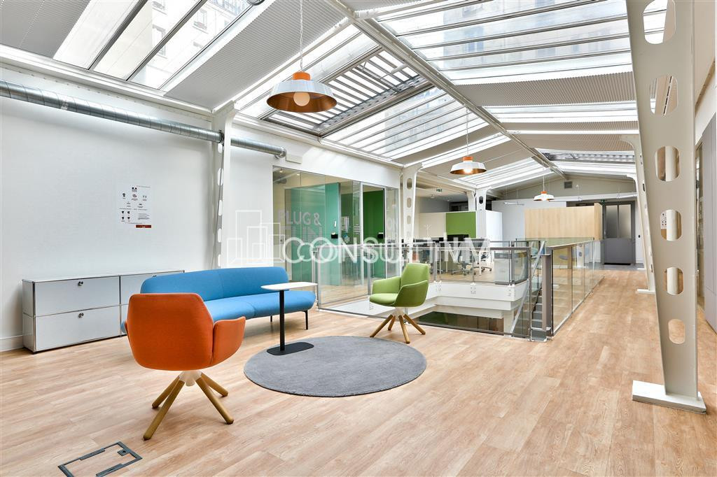 A louer, bureaux climatisés avec belle verrière zénithale