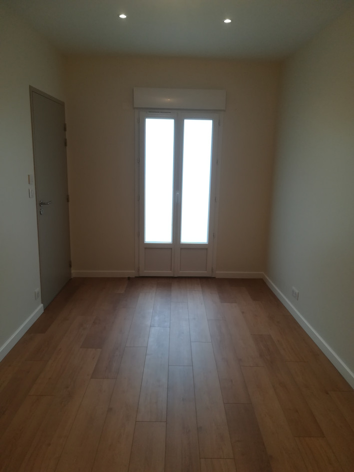 BUREAU 15 M2 dans cabinet paramedical - MERIGNAC CENTRE