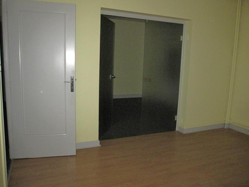 LOCAUX PROFESSIONNELS ROANNE - 70 m2
