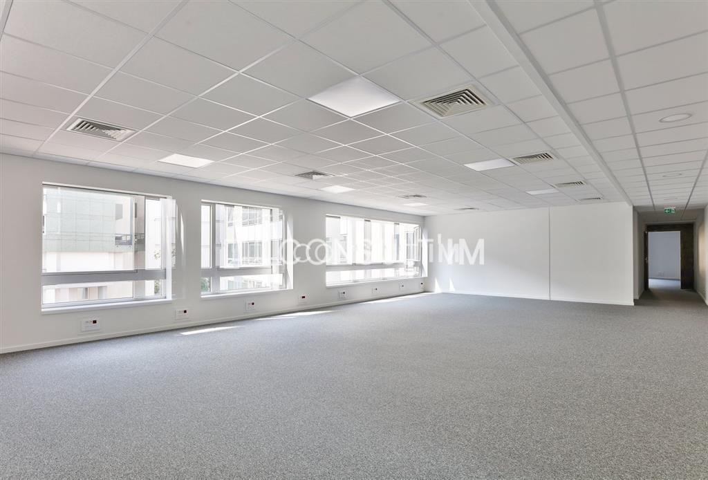 A louer bureaux rénovés et lumineux
