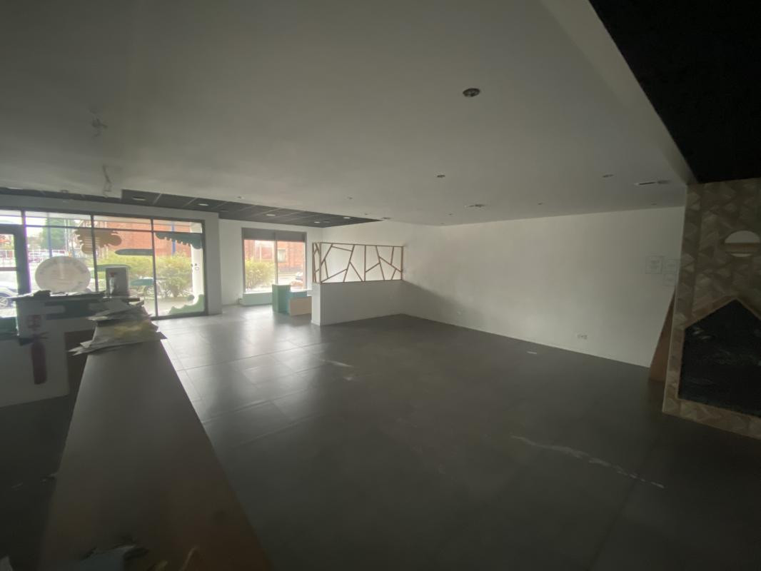 A LOUER - BUREAUX - 166M2 - PÉRENCHIES CENTRE VILLE