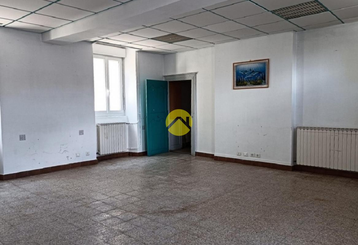 LOCAL COMMERCIAL ET LOGEMENT