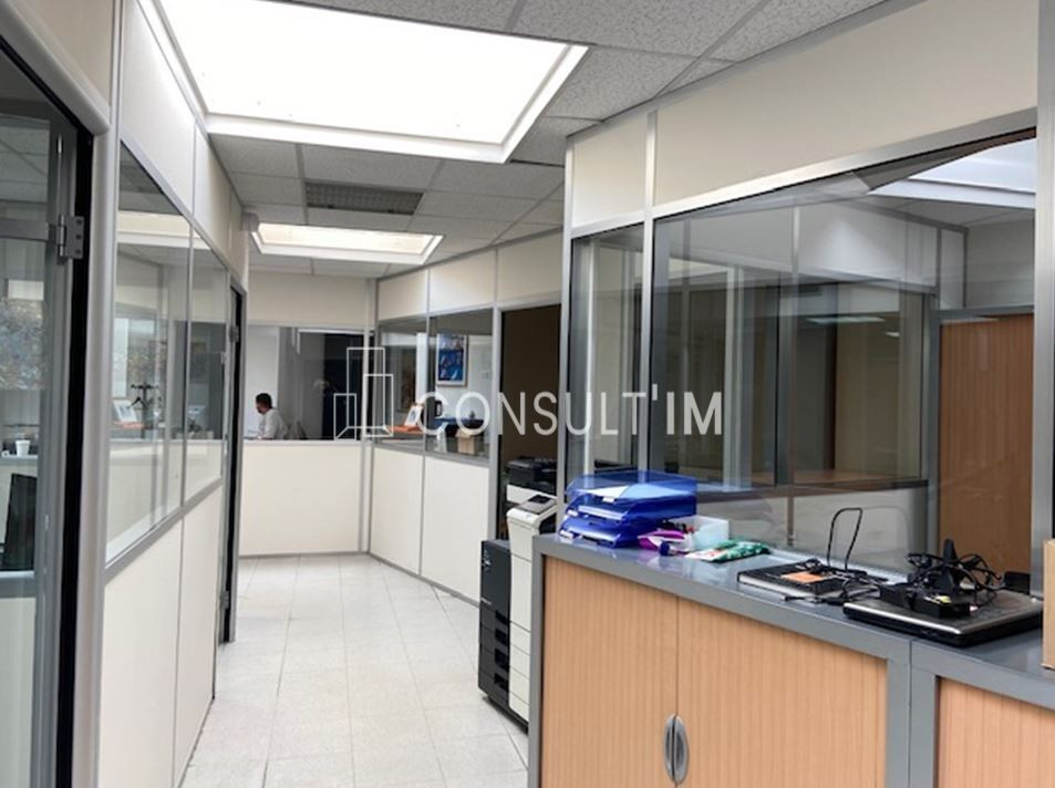 Bureaux  à vendre à St Cloud , prix très attractif