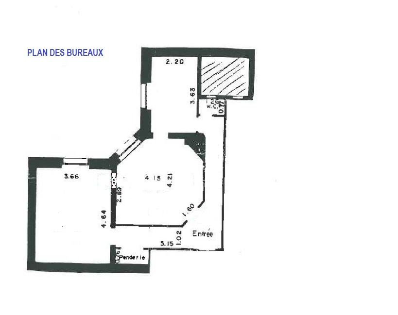 Locaux professionnels lumineux et fonctionnels avec parquet et cheminées