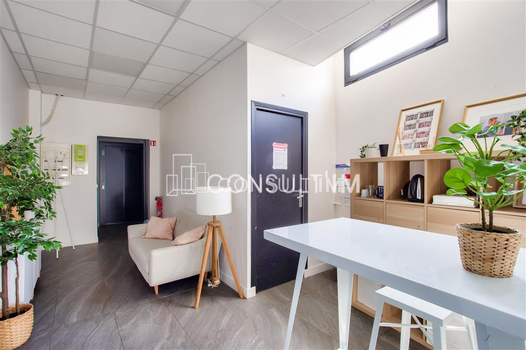 Bureaux à louer au sein d'un immeuble tertiaire récent à Saint Cloud