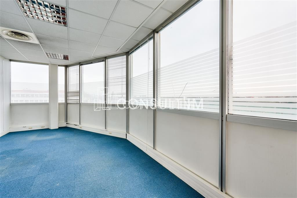 A louer, Immeuble indépendant de 2306m², à proximité de la gare de St-Cloud