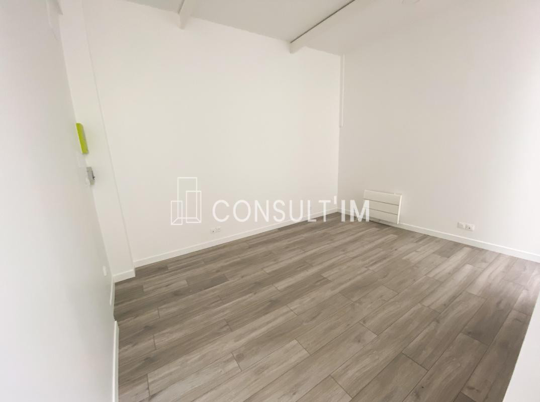 bureaux rénovés sous verrière