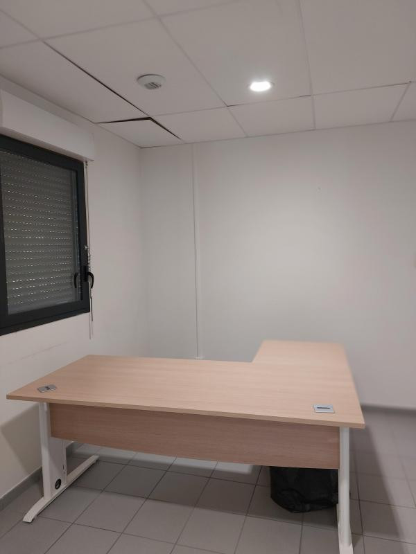 A louer - LOCAL PROFESSIONNEL - MONTEUX - 262,30 m²