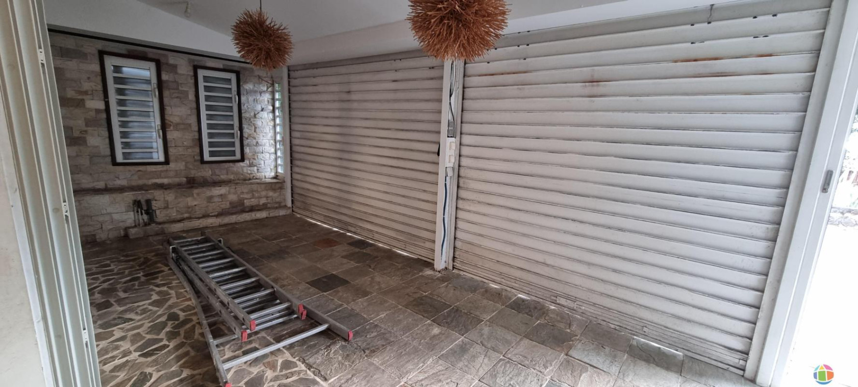 A LOUER – Villa de 300 m² à usage professionnel – Centre-ville de Saint-Pierre