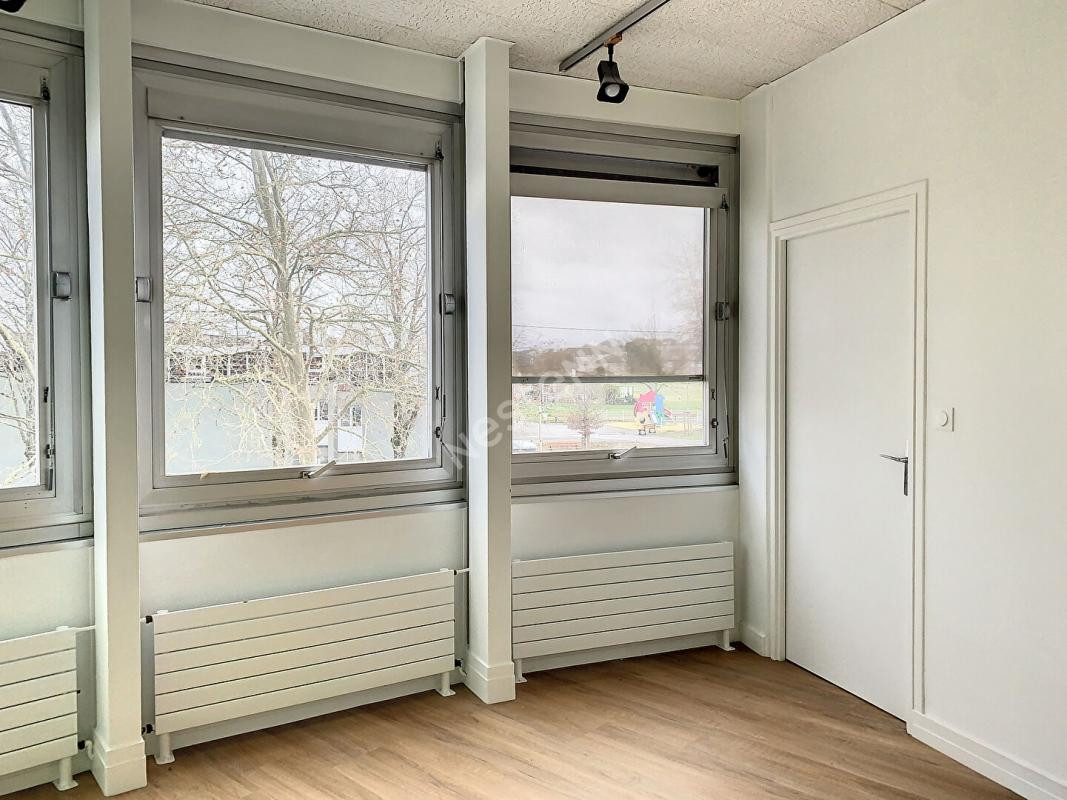 Double bureaux avec espaces communs Blois