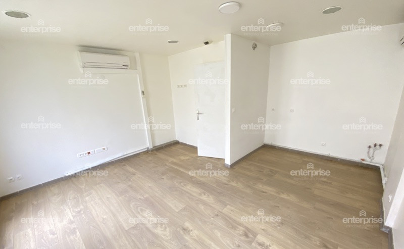 BUREAUX / LOCAL COMMERCIAL - 350M2 - LE PLESSIS-BELLEVILLE