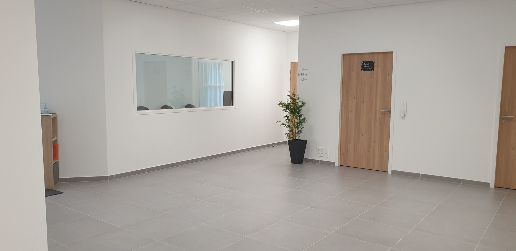 local 17m² au sein d'une maison medicale neuve de 5 locaux tout confort