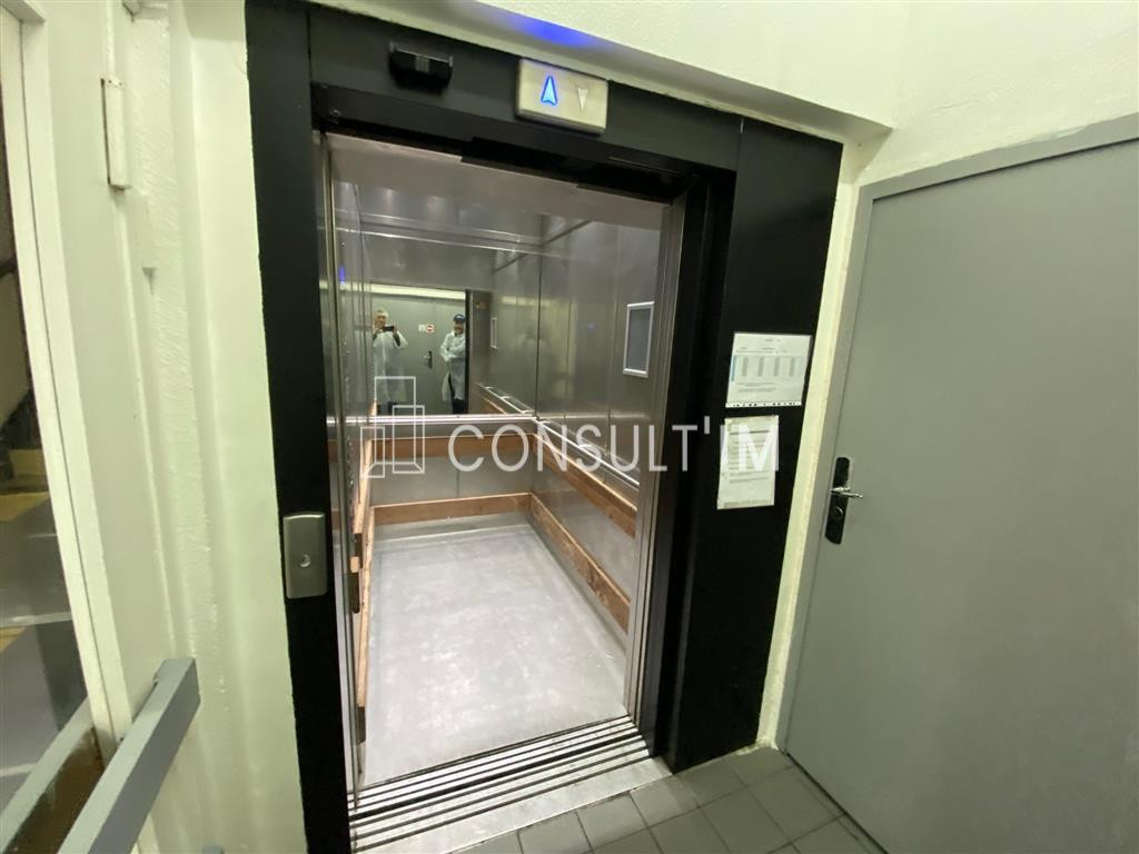 A louer, grande cuisine de 426m²