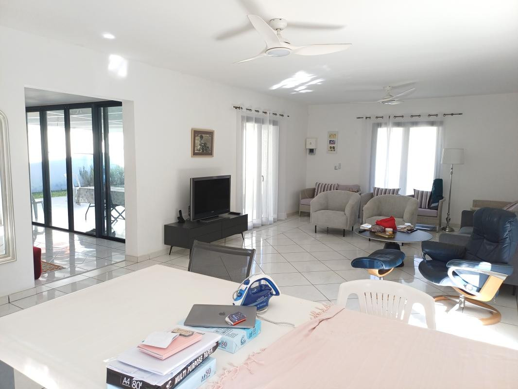 Villa à usage professionnel 214.24 m²