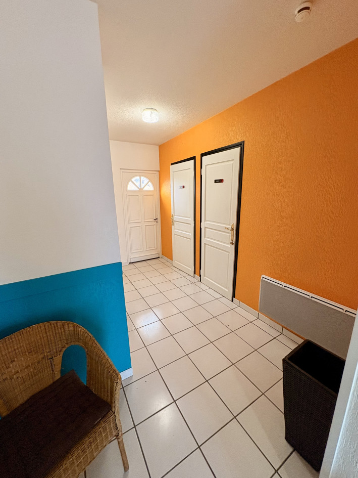 BUREAU 33m2 à louer-centre village- Idéal professions libérales