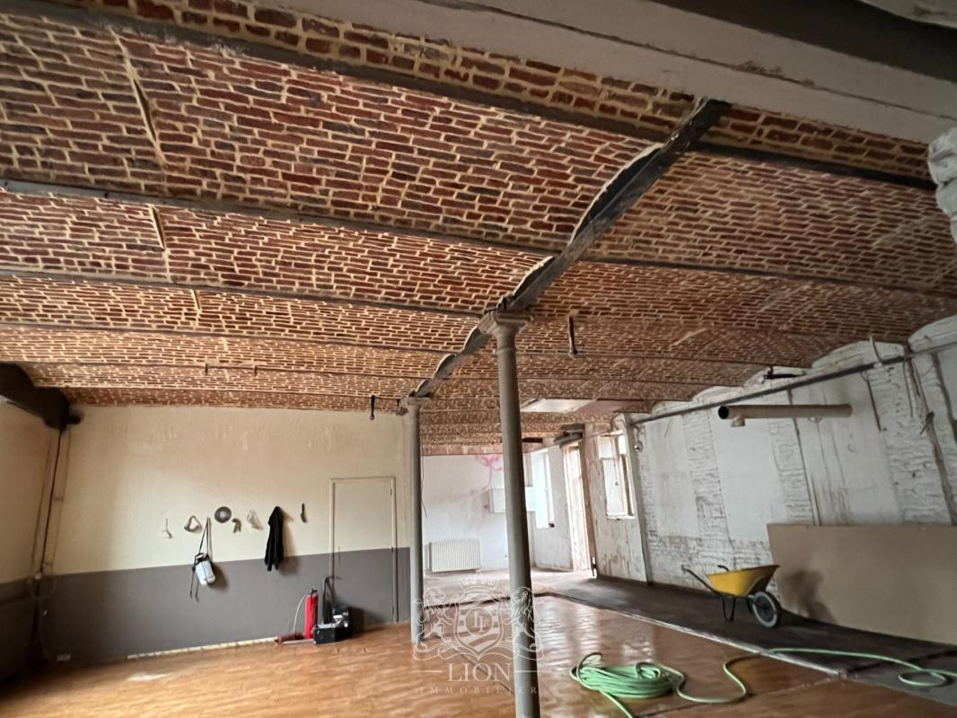 Local commercial 50 m² avec parking