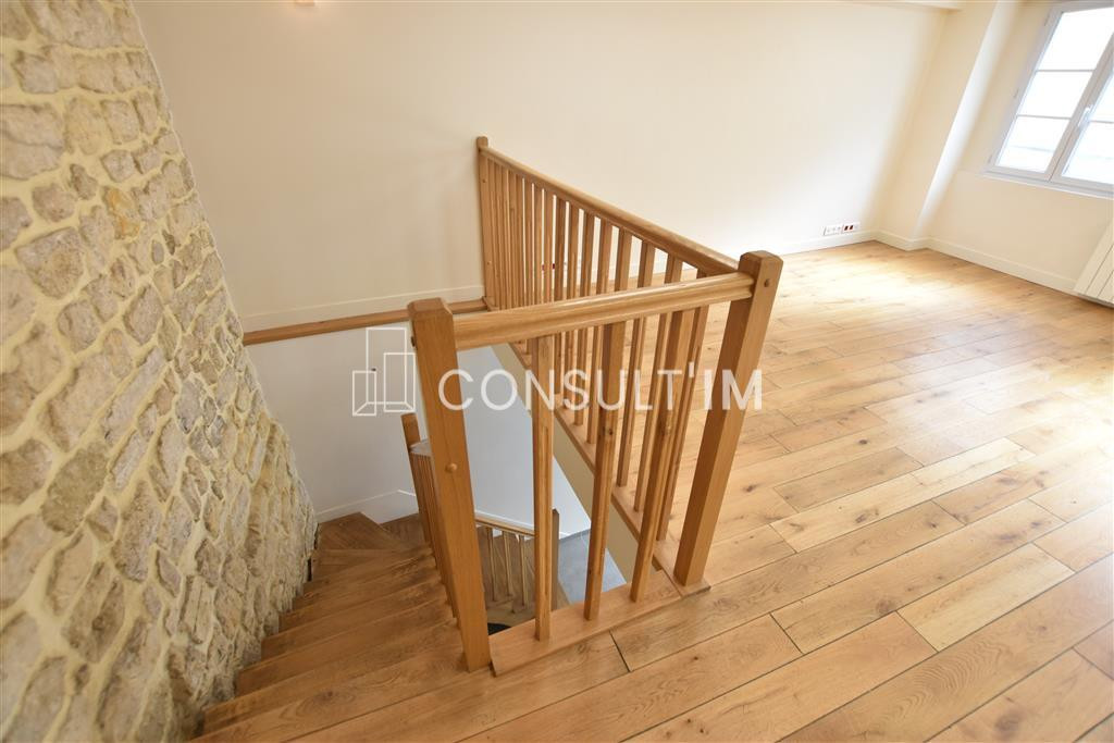 Duplex atypique sur cour arborée à louer
