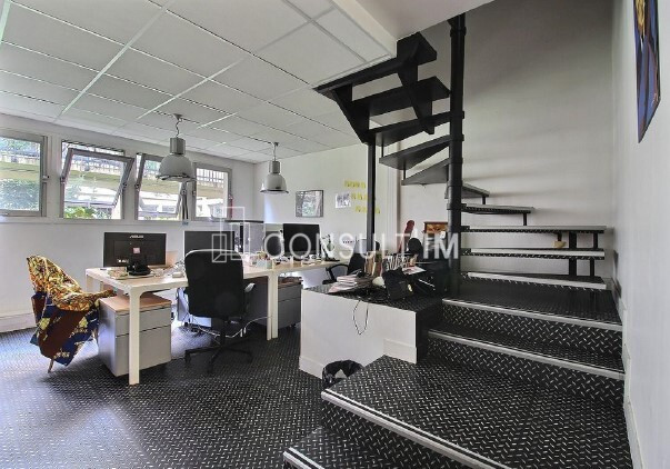 Bureau en très bon état en RDJ