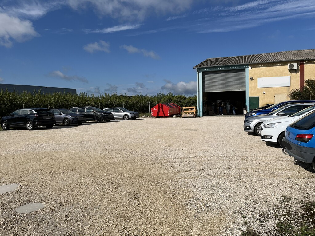 A louer 310m² : bureaux avec espace de stockage