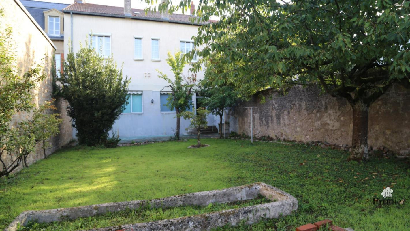 Immeuble commercial et d'habitation à vendre en centre ville
