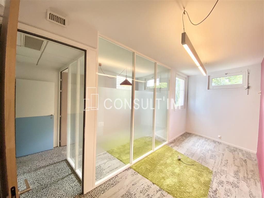Immeuble indépendant avec espace extérieurs !