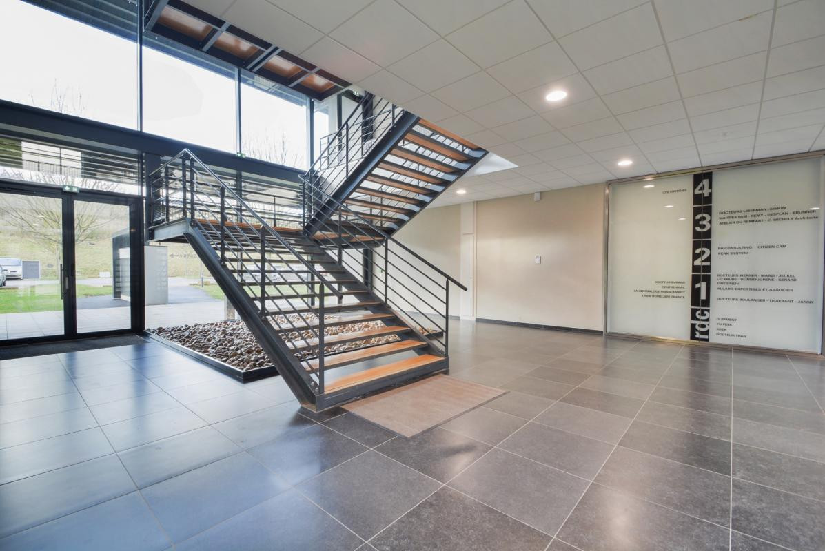 PLATEAU DE HAYE - ZFU - LOYER TOUT COMPRIS  - 80M2  partagés