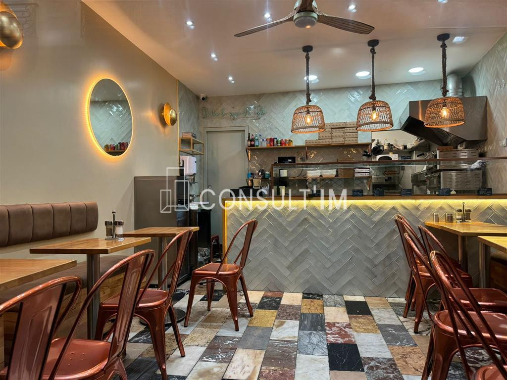 Boutique à louer avec extraction dans le marais