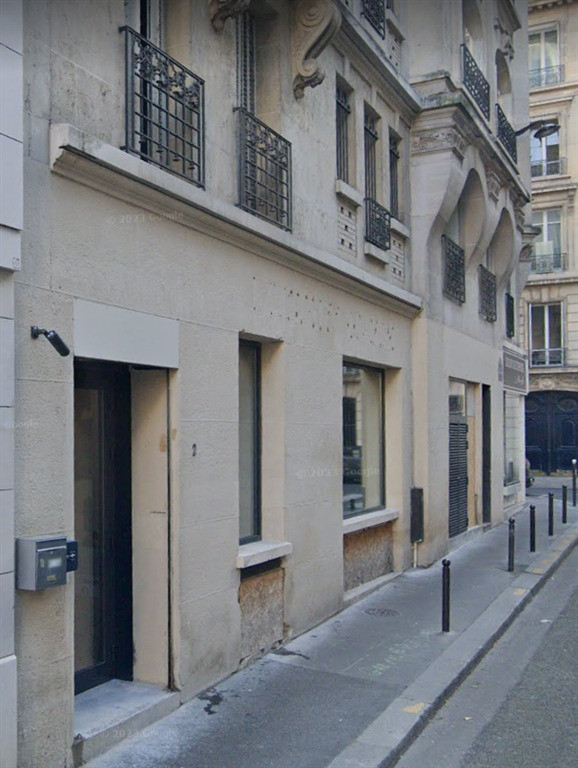 Local rénové et climatisé avec accès indépendant sur rue