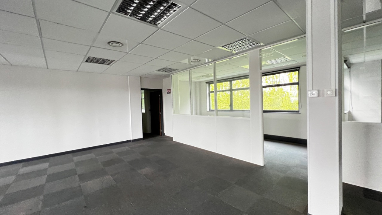 Immeuble avec bureaux divisibles