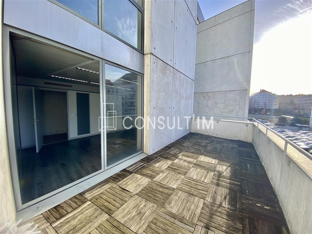 Immeuble de standing avec espaces extérieurs