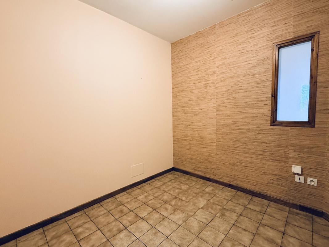 Local commercial 63 m² – Idéal professions médicales / paramédicales / bien‑être ou autres