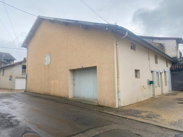 Montrevel en Bresse - A vendre - Immeuble complet