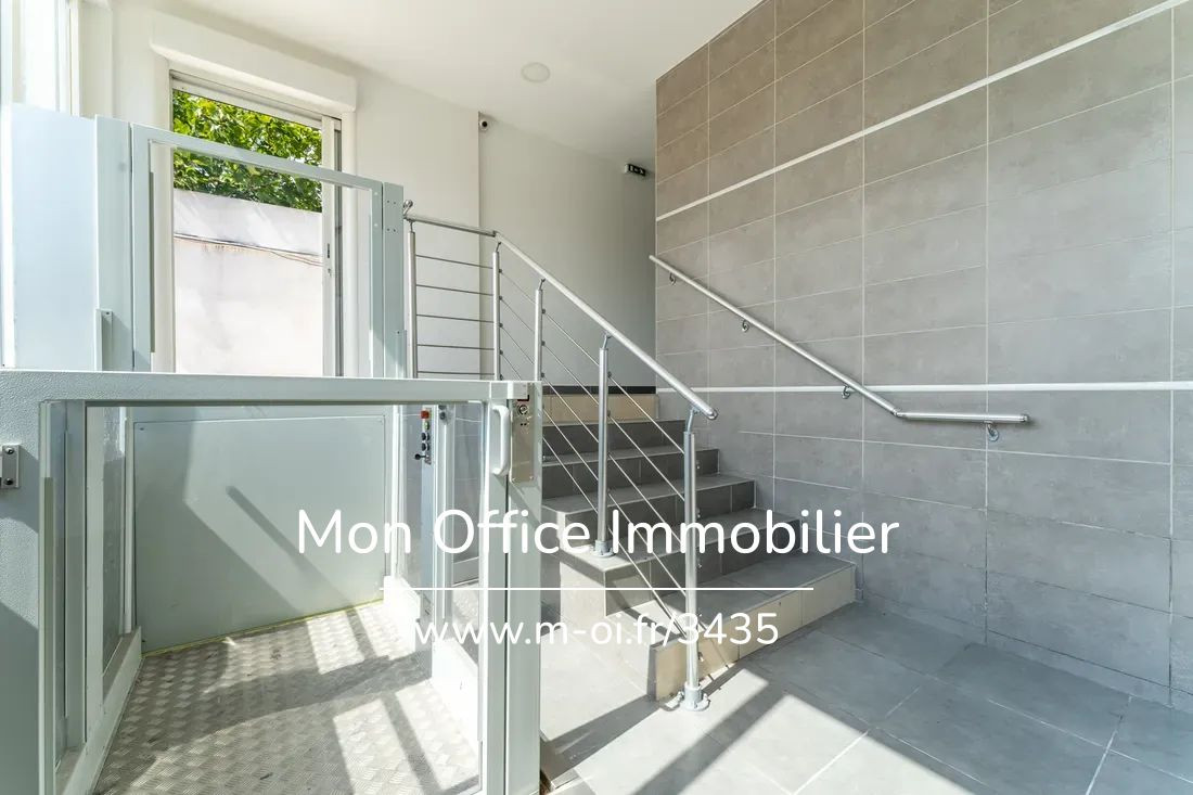Référence : 4054-LLE - Centre médical 7 pièces à Marseille 14e Arrondissement (13014)
