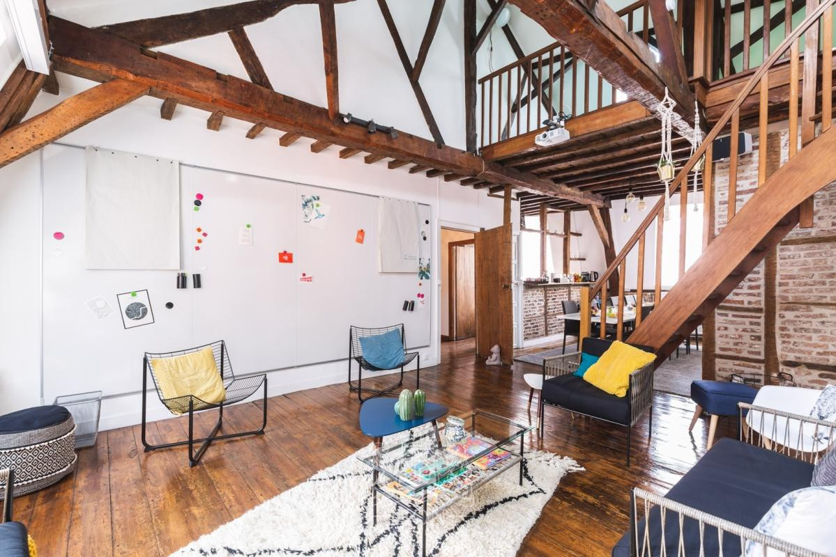 Immeuble mixte avec 3 lots cadastrés