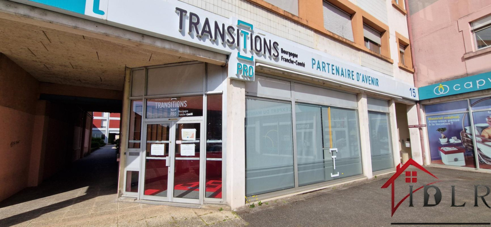 Local commercial ou bureaux / Vitrine RDC / XAVIER MARMIER