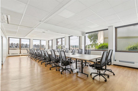 Aux bureaux de la colline, A LOUER, surface de 390 m² en trés bon état