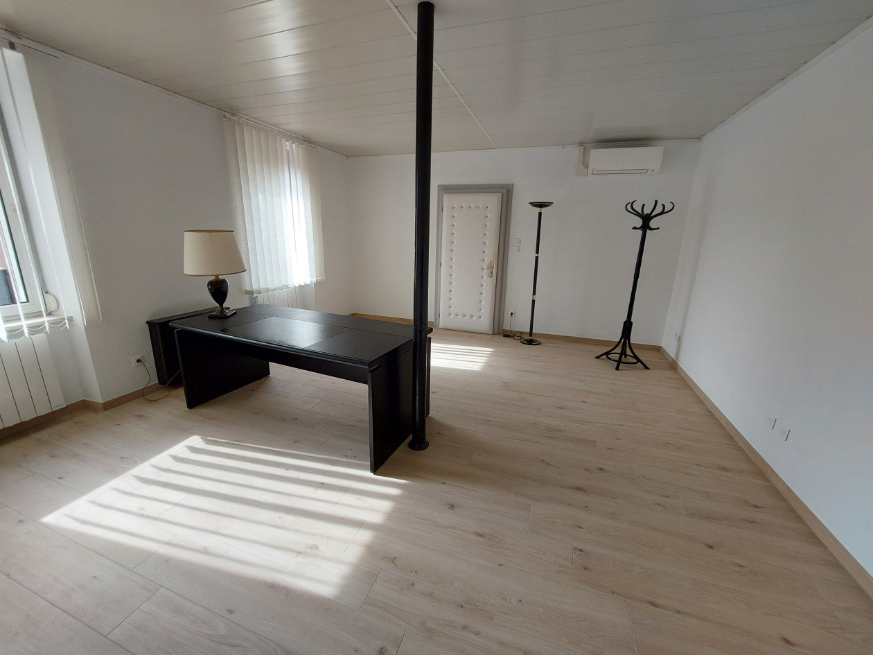 Local professionnel rénové 55 m² – Centre Brumath – Rez-de-chaussée – Idéal profession libérale