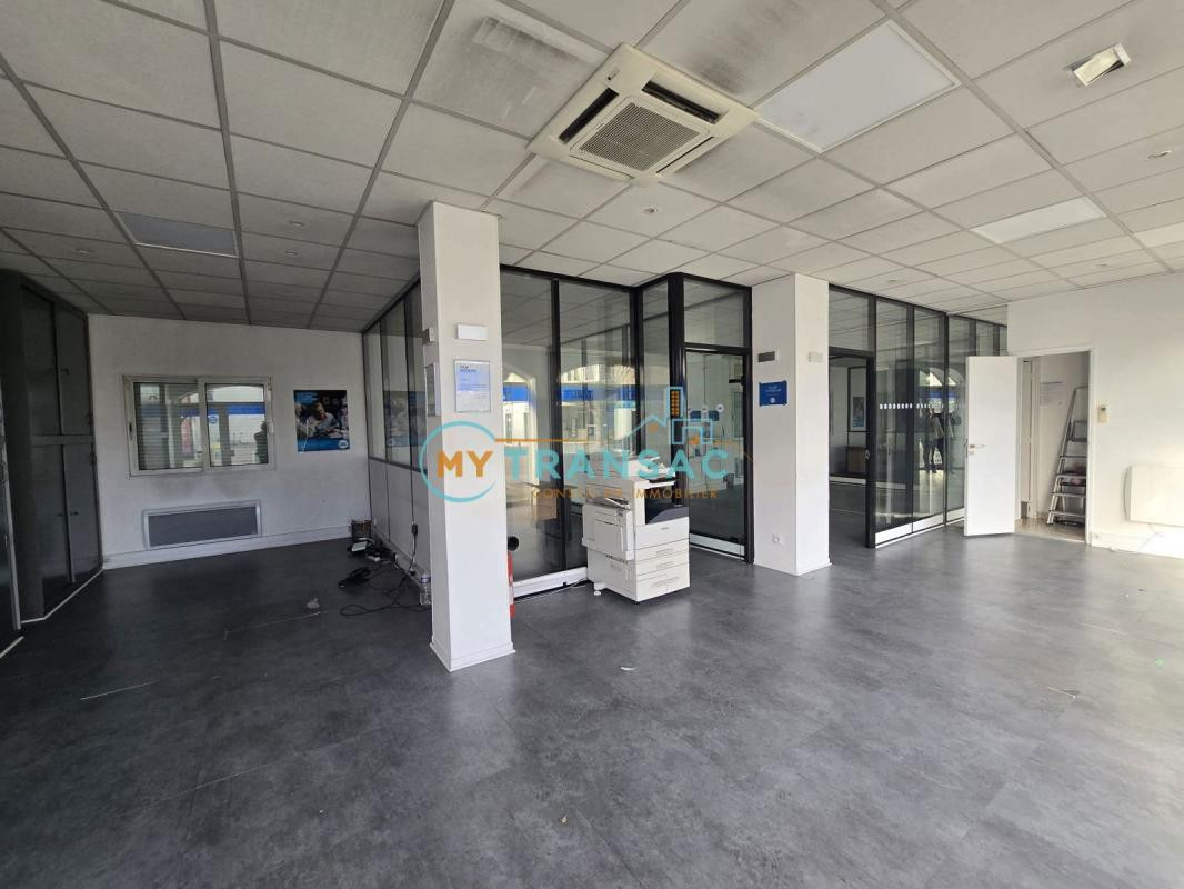 PONTAULT RARE LOCAL COMMERCIAL A LOUER de 81m²